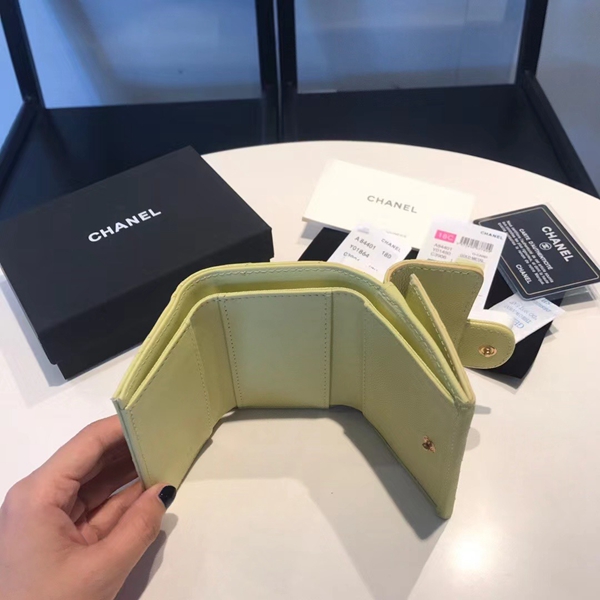 シャネル財布角部分ディテール